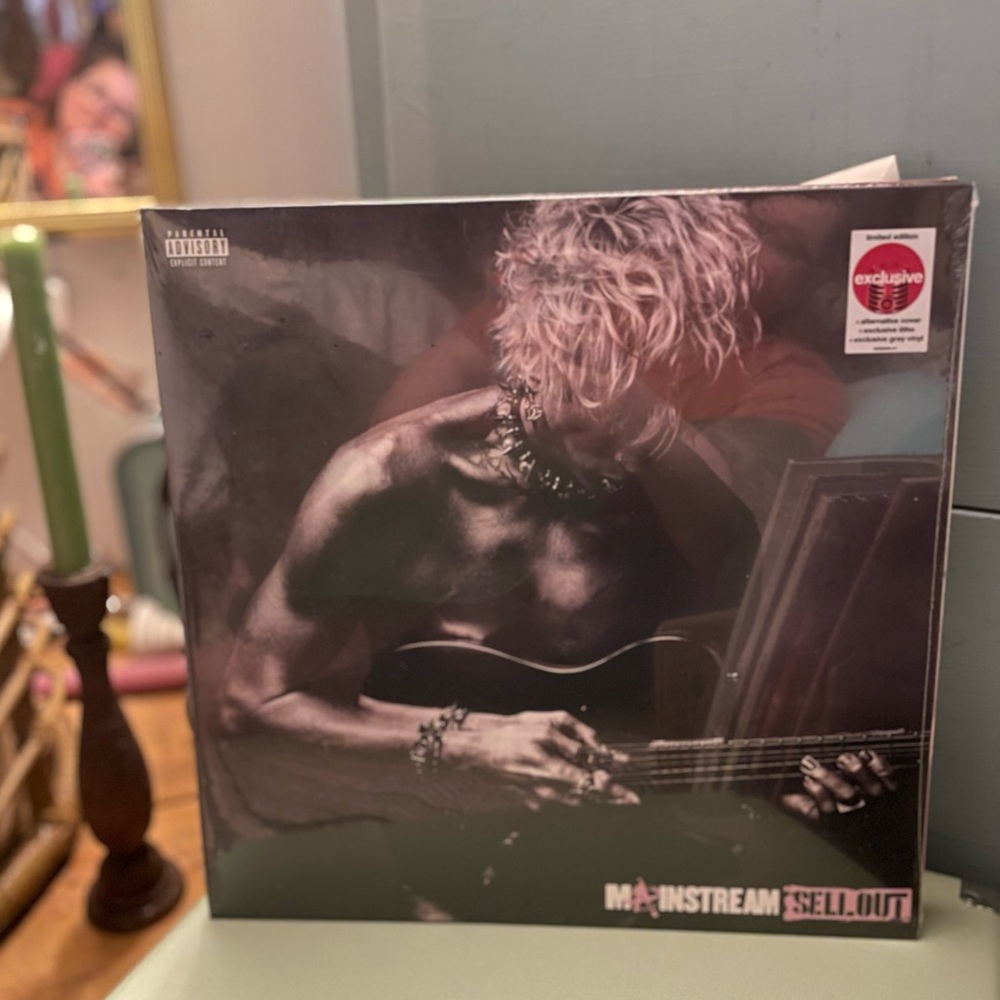 NWT Machine Gun Kelly - Mainstream Sellout Vinyl